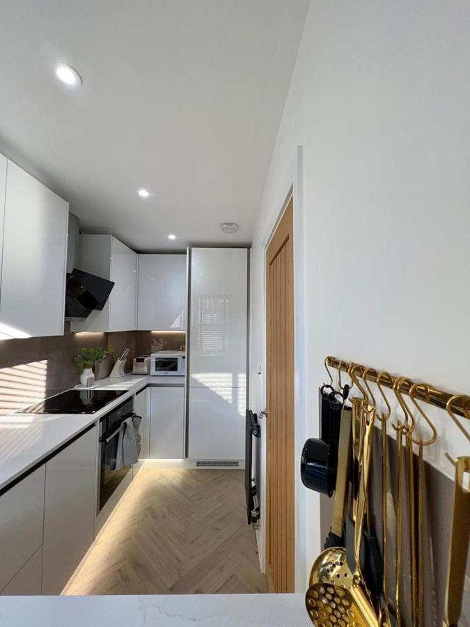 كانتربيري Charming 3-Bed House With 1 Parking Space المظهر الخارجي الصورة