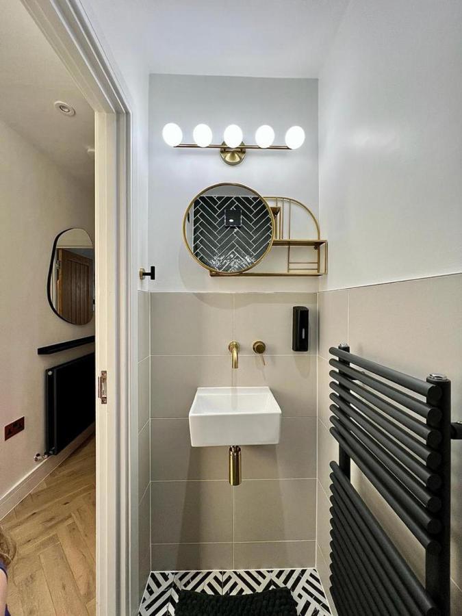 كانتربيري Charming 3-Bed House With 1 Parking Space المظهر الخارجي الصورة