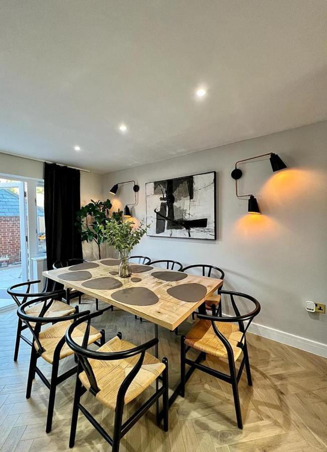 كانتربيري Charming 3-Bed House With 1 Parking Space المظهر الخارجي الصورة