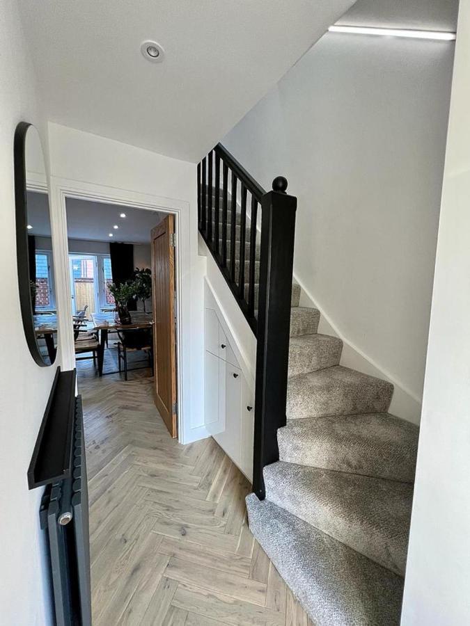 كانتربيري Charming 3-Bed House With 1 Parking Space المظهر الخارجي الصورة