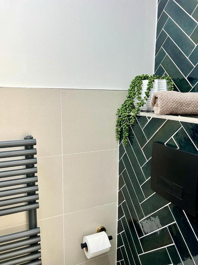 كانتربيري Charming 3-Bed House With 1 Parking Space المظهر الخارجي الصورة
